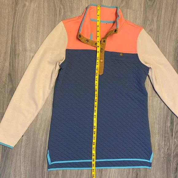 L.L. Bean Women’s Colorblock Quilted button-up pullover sweatshirt - Picture 7 of 7